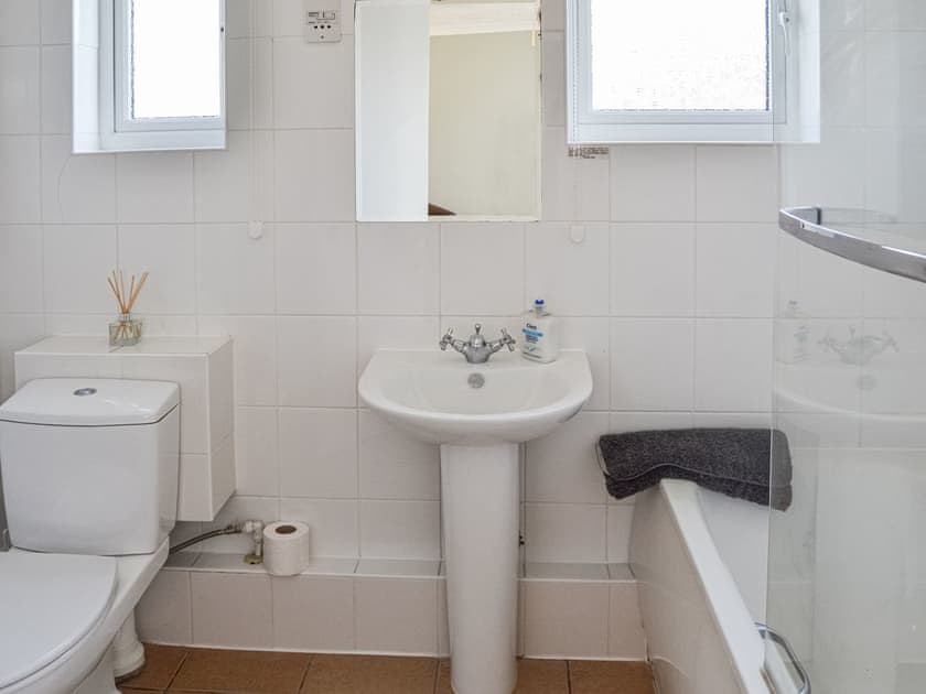 Bathroom | Bermuda Haven, Hemsby