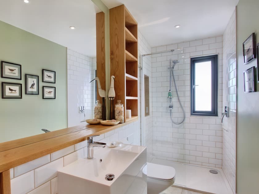 Shower room | The Kylesku Kabin, Lochinver