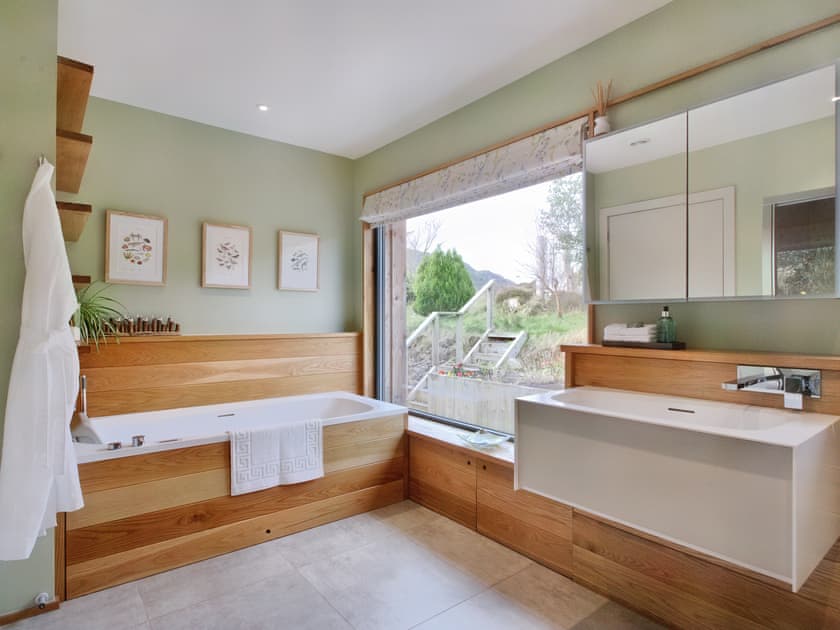 Bathroom | The Kylesku Kabin, Lochinver