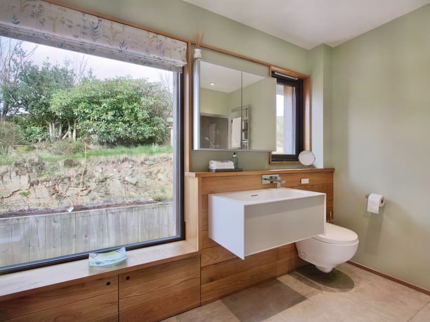 Bathroom | The Kylesku Kabin, Lochinver