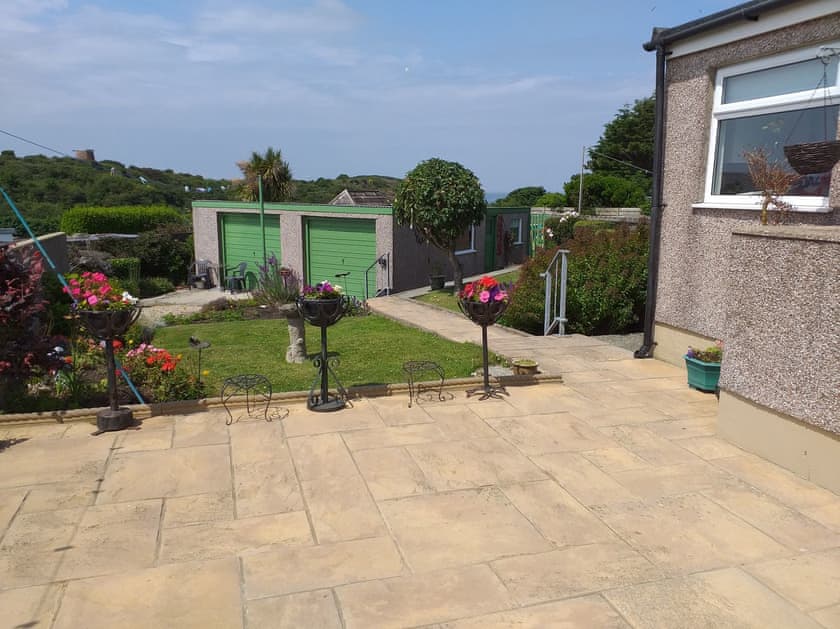 Garden | Trem Y Werydd, Amlwch