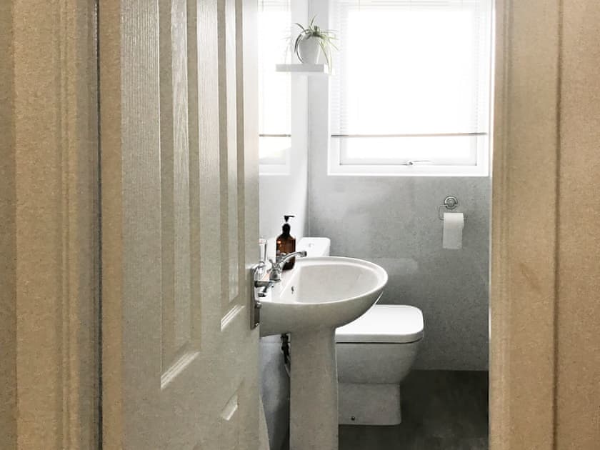 Bathroom | Beach Cottage, Clachangarbh, Gairloch
