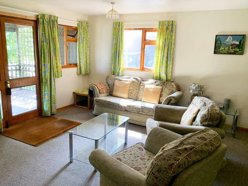 Living area | Chestnut Lodge - Wayside Lodges, Bromham