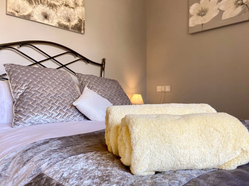 Double bedroom | The Little Furze, Pewsey