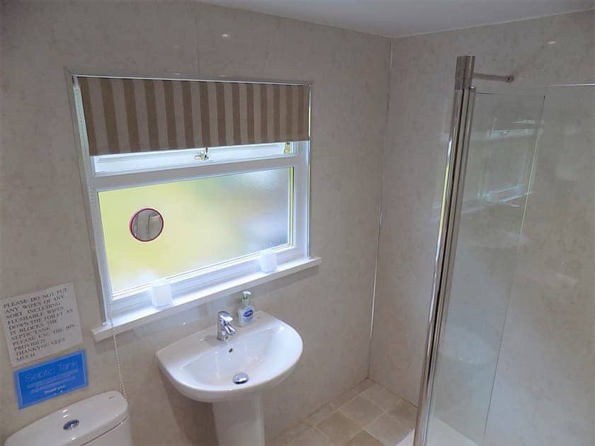 Shower room | Feaugh Cottage, Lochgoilhead, near Inverary