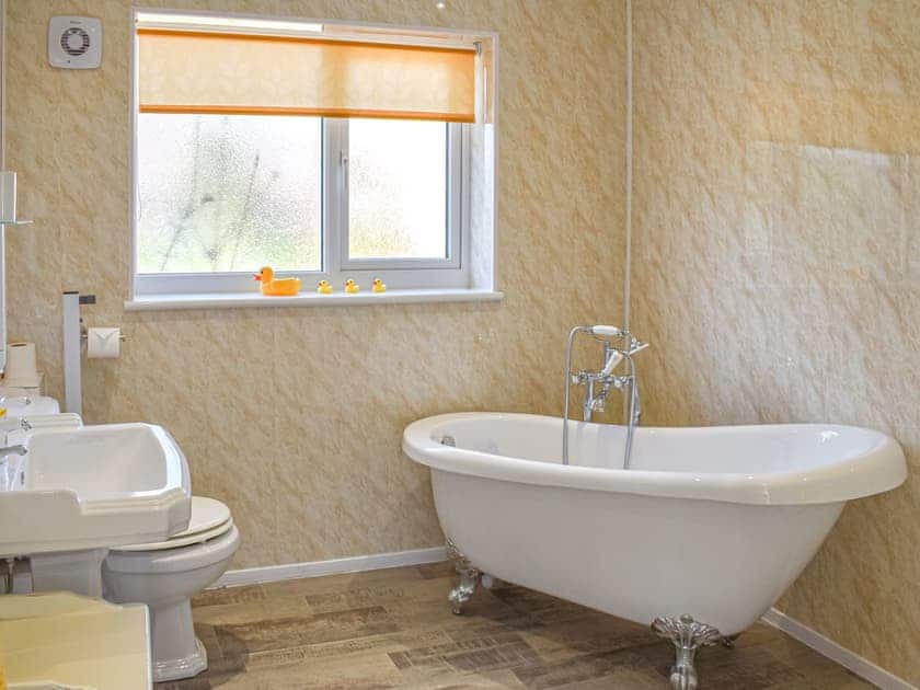 Bathroom | Wild Lupin, Kessingland