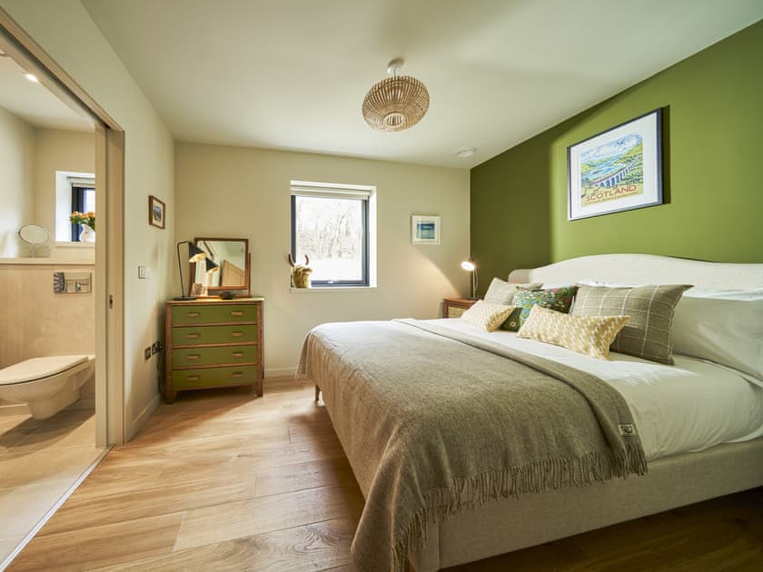 Double bedroom | An Airigh, Newton