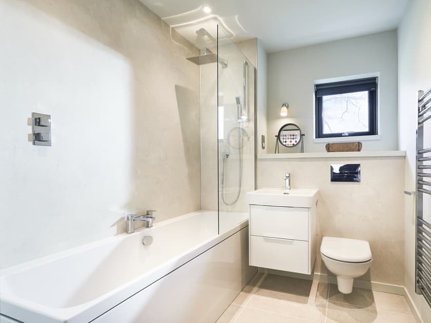 Bathroom | An Airigh, Newton