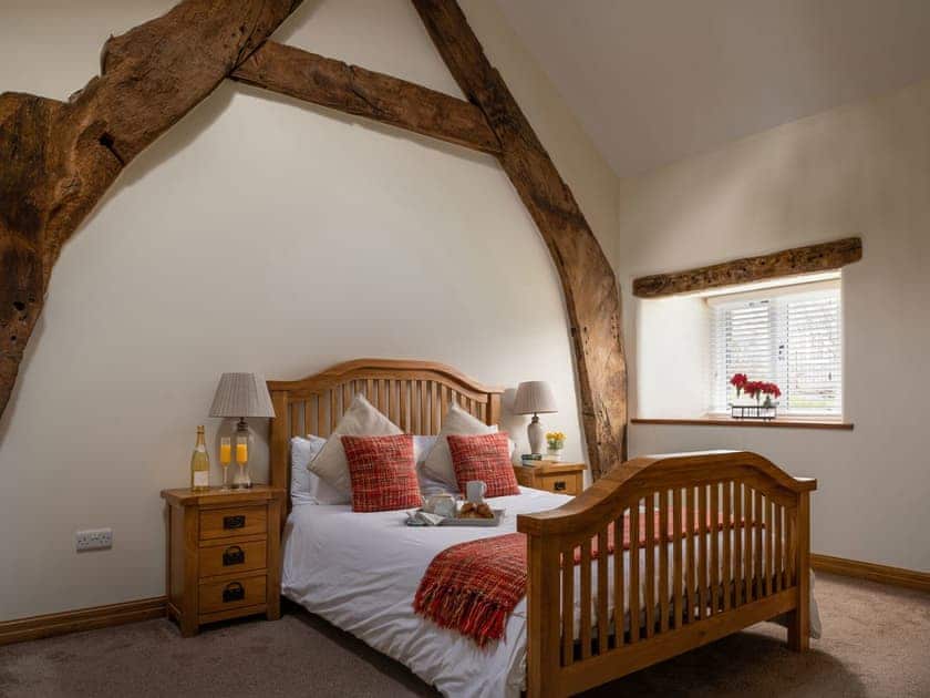 Double bedroom | Cruck Barn - Plas Iwrwg, Maenan, near Llanrwst