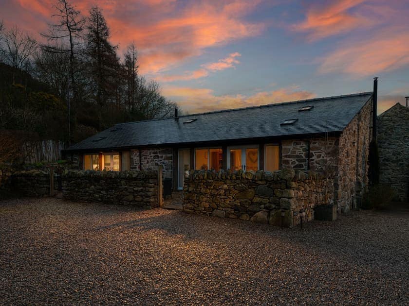 Exterior | Cruck Barn - Plas Iwrwg, Maenan, near Llanrwst