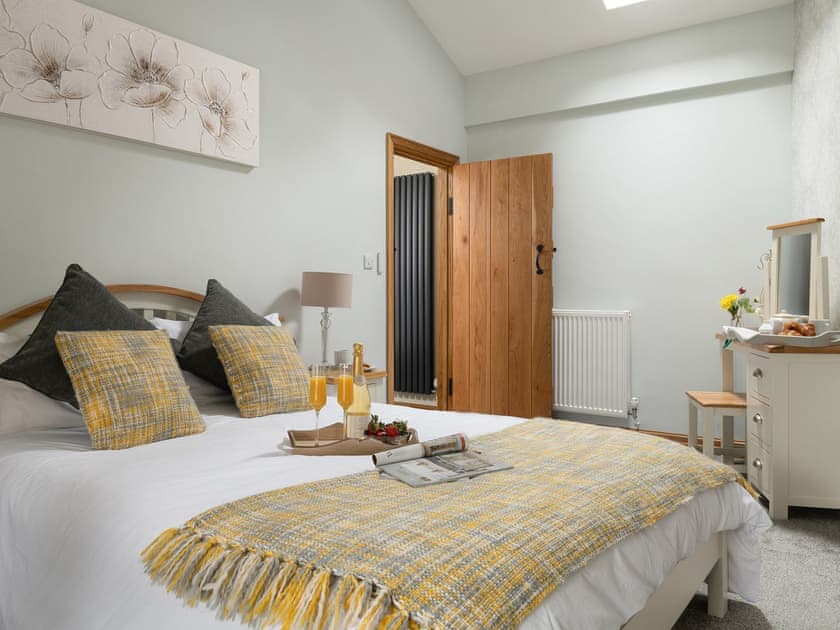 Double bedroom | Gorse Barn - Plas Iwrwg, Maenan, near Llanrwst