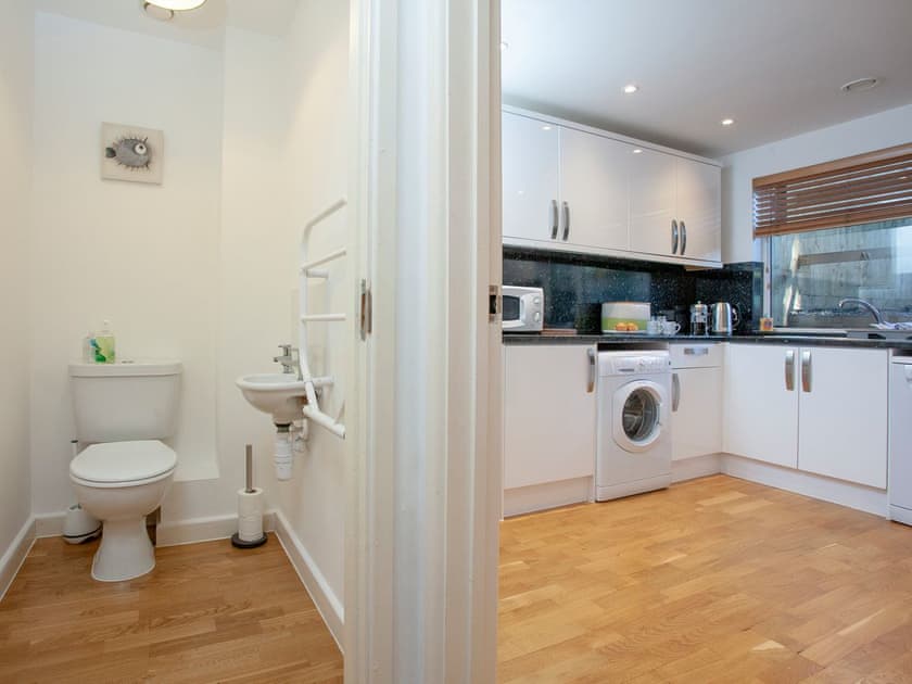 Bathroom | Trebisken, Porthtowan