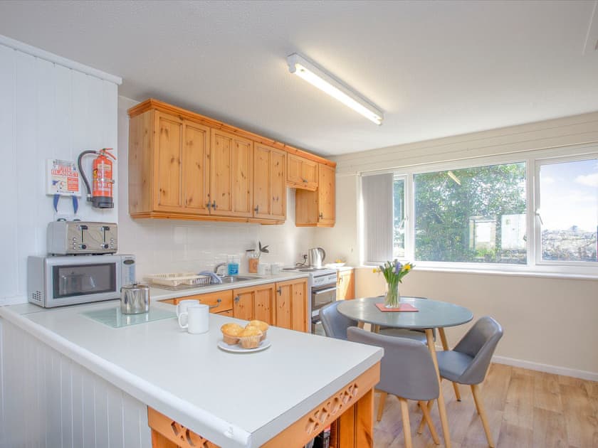 Kitchen/diner | 117 Atlantic Reach - Atlantic Reach Holiday Park, Newquay