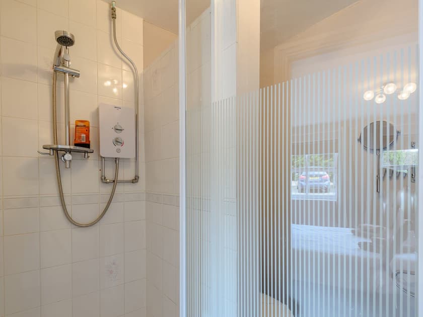 Shower room | Cottage 2 - Willow Lakes, Ashby cum Fenby