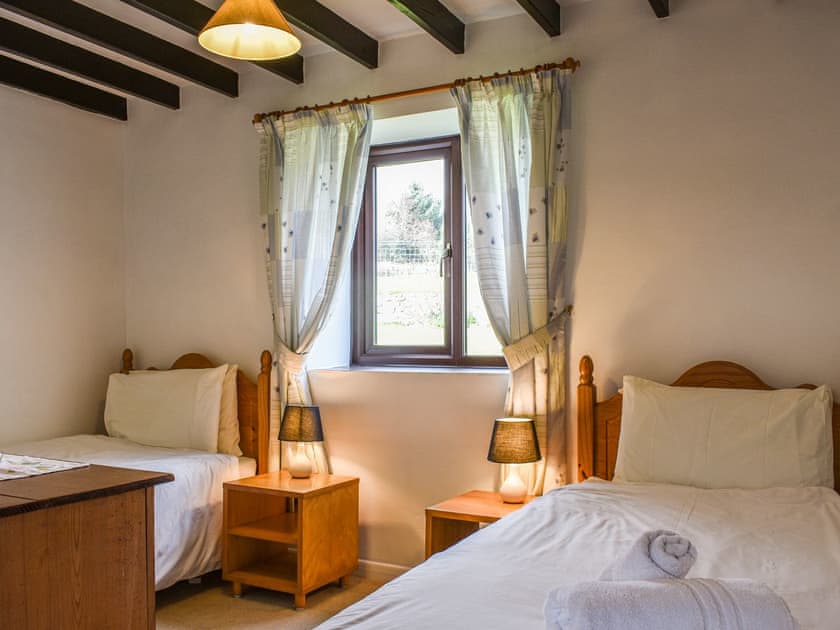 Twin bedroom | Gowland Farm- Bartlett’s Barn - Gowland Farm, Cloughton, near Harwood Dale
