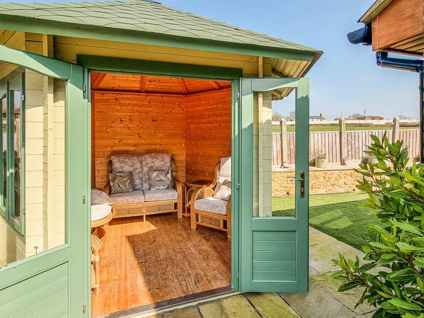 Summerhouse | Whitney Cottage, Horton