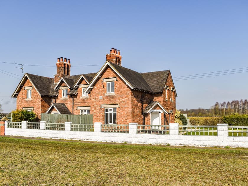 Exterior | 37 Halfway Cottages - Halfway Cottages, Ashbourne