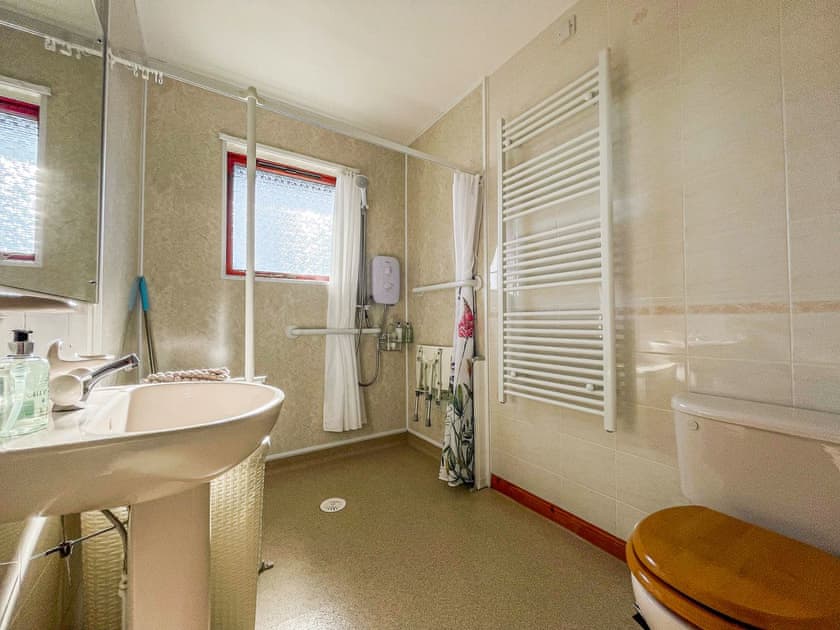 Shower room | Chanonry View Holiday Cottage, Fortrose