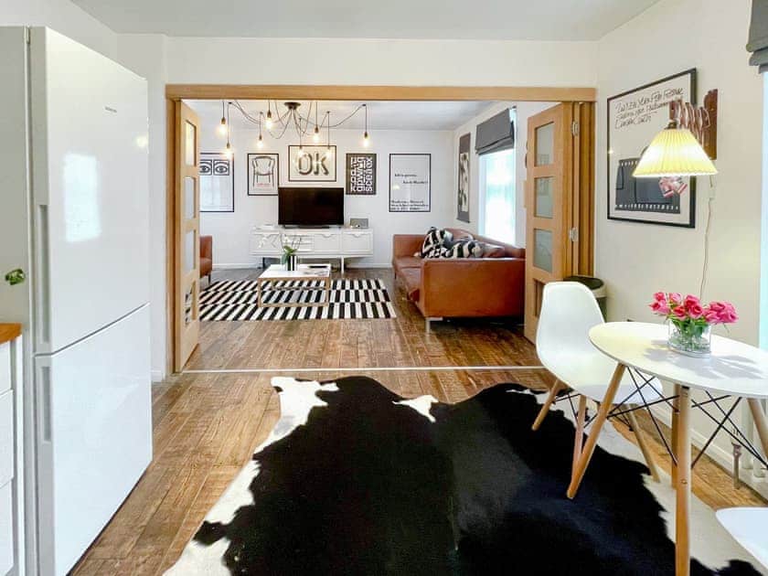 Dining Area | Gloucester Street - Gloucester Apartments, Bristol