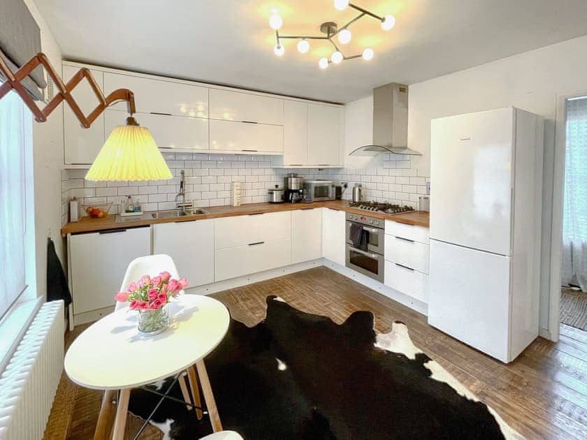 Kitchen/diner | Gloucester Street - Gloucester Apartments, Bristol