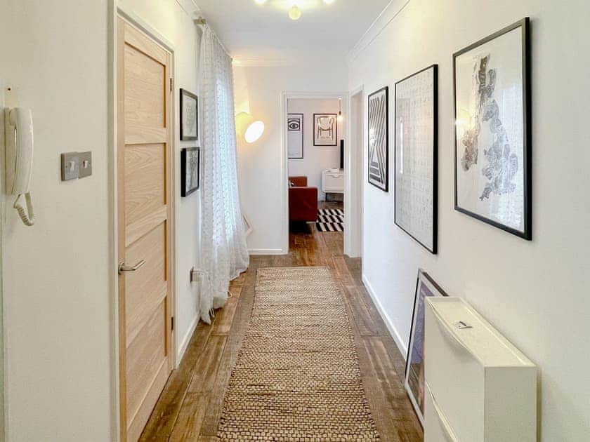 Hallway | Gloucester Street - Gloucester Apartments, Bristol