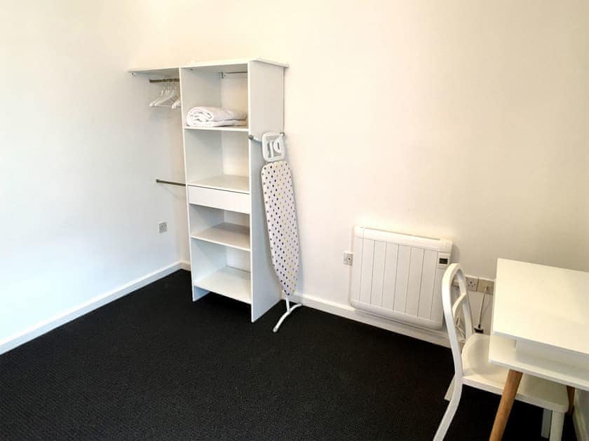 Double bedroom | Gloucester Apartment - Gloucester Apartments, Bristol