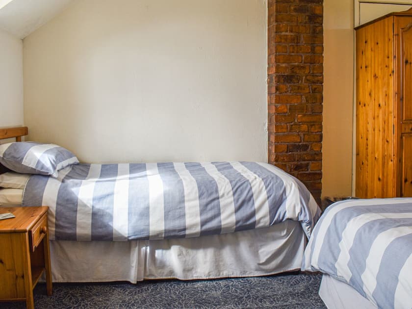 Family bedroom | Meadow Cottage - Broomyshaw Farm, Leek