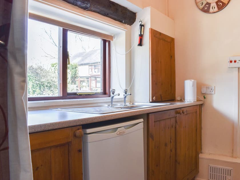 Kitchen | Stable Cottage - Broomyshaw Farm, Leek