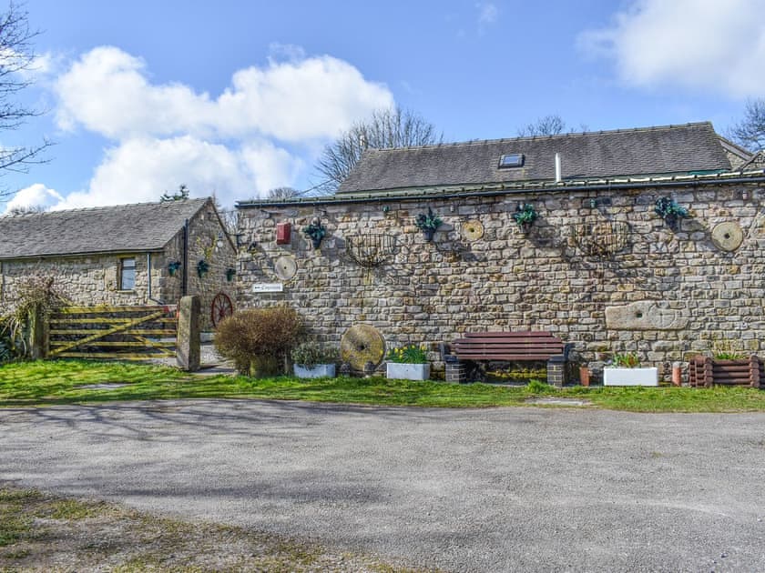 Setting | Swallow Cottage - Broomyshaw Farm, Leek