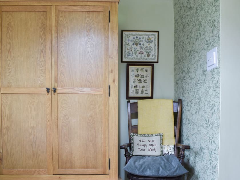 Twin bedroom | Carmel, Trefor