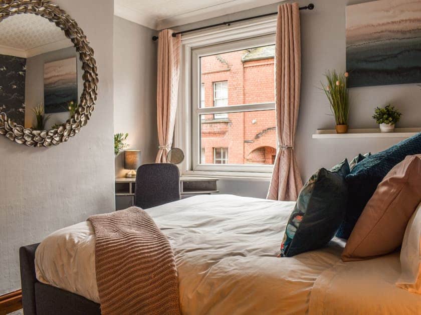 Double bedroom | Stonesthrow Townhouse, Leek