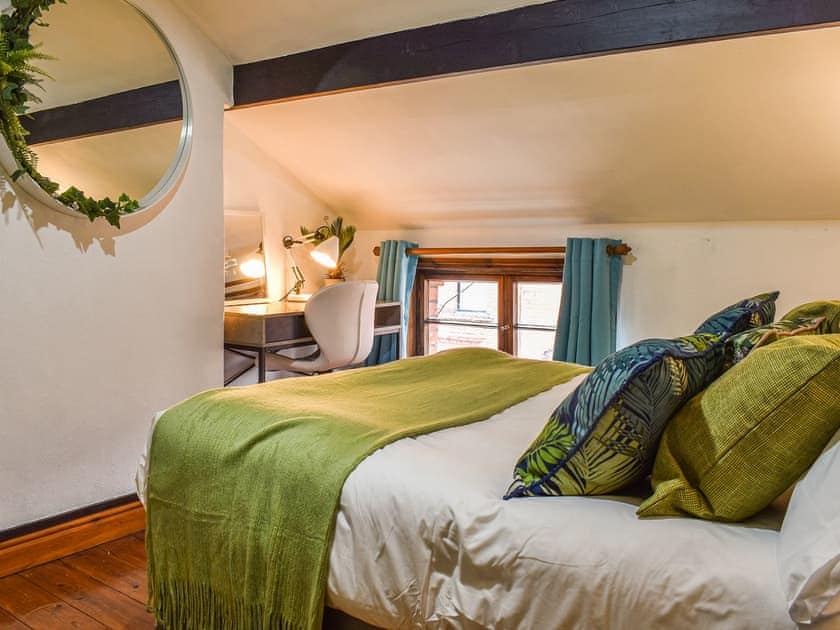 Double bedroom | Stonesthrow Townhouse, Leek