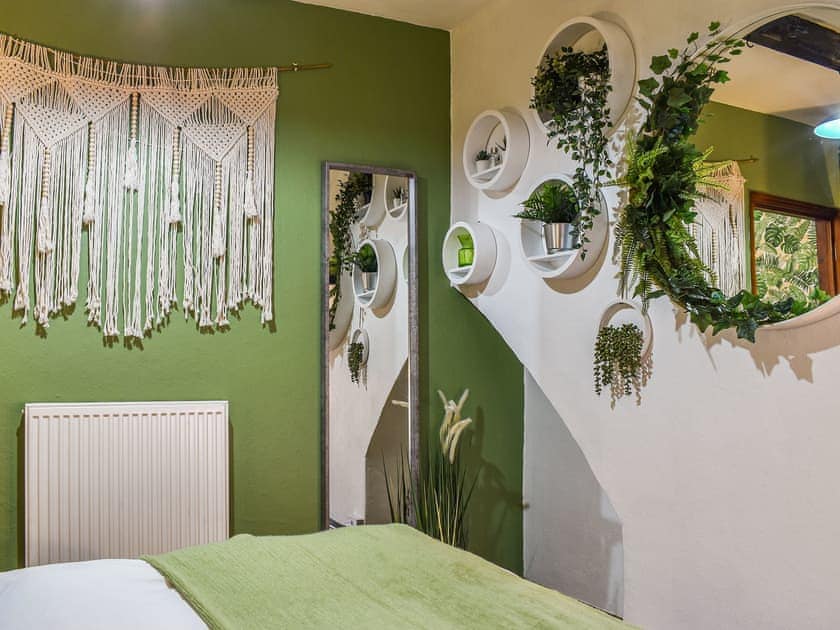 Double bedroom | Stonesthrow Townhouse, Leek