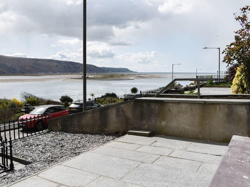 Setting | Ty Isaf, Barmouth