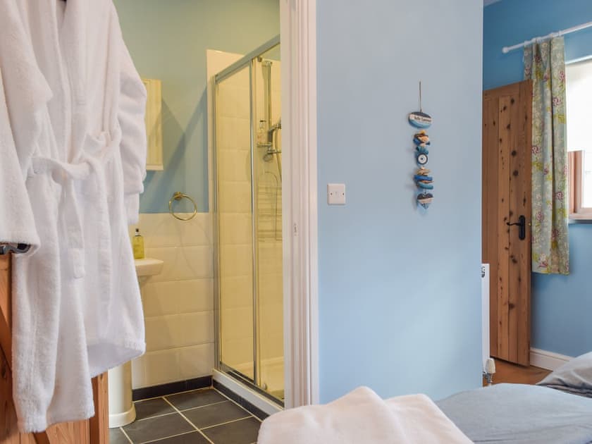 Shower room | Cilau Bach, Trefgarn Owen