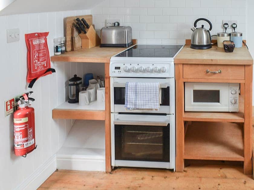 Kitchen area | Badgers Loft - Badgers, Sennen