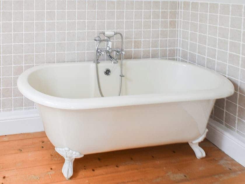 Bathroom | Badgers Loft - Badgers, Sennen