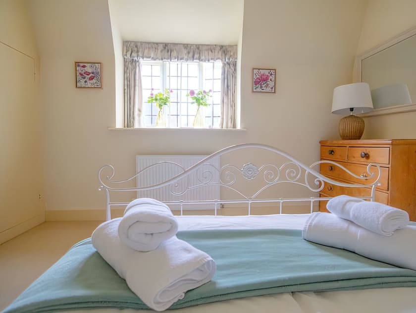 Double bedroom | Dulcie Cottage, Preston Crowmarsh, near Wallingford