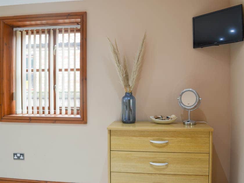 Double bedroom | George’s Gaff - The Laurels, Near Skegness