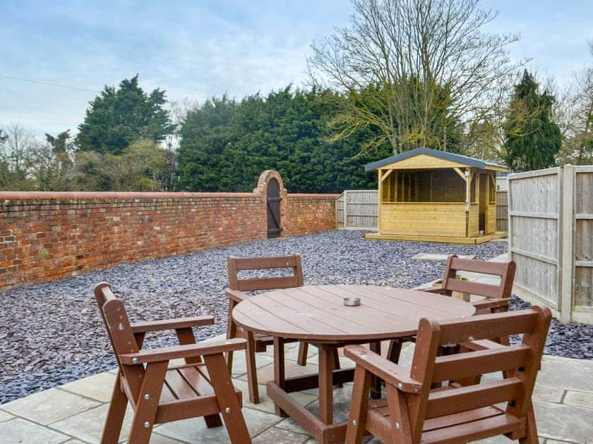 Sitting-out-area | George’s Gaff - The Laurels, Near Skegness