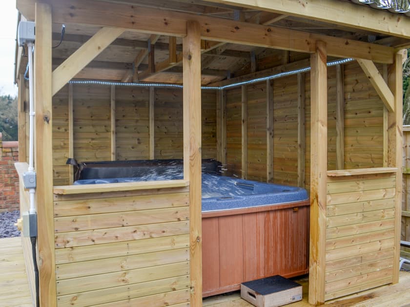 Hot tub | George’s Gaff - The Laurels, Near Skegness
