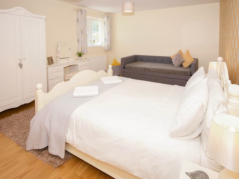 Double bedroom | Arden Cottage, Twynholm by Kirkcudbright