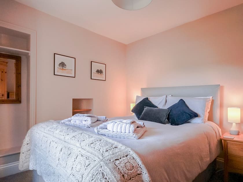 King size bedroom  | Syke Cottage, Bainbridge