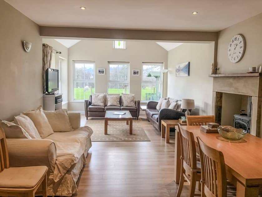 Living room/dining room | Tan, Watermillock, near Ullswater