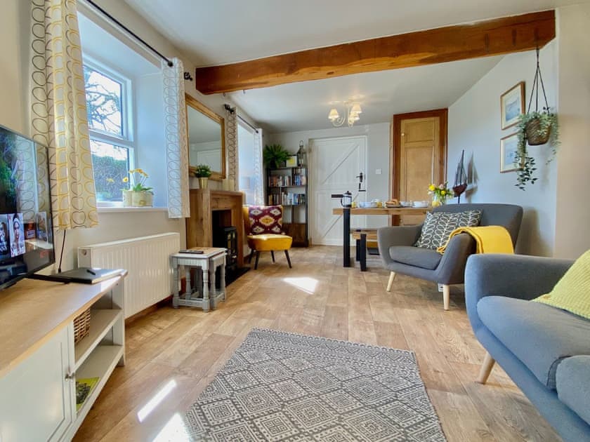 Living room/dining room | Church View Cottage, Fearby near Masham