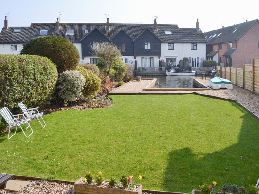 Garden | Heron’s Quay, Wroxham