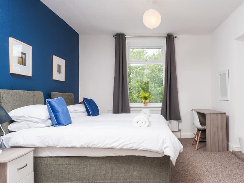 Twin bedroom | Newport House Crindau Road Upper - My City, Newport
