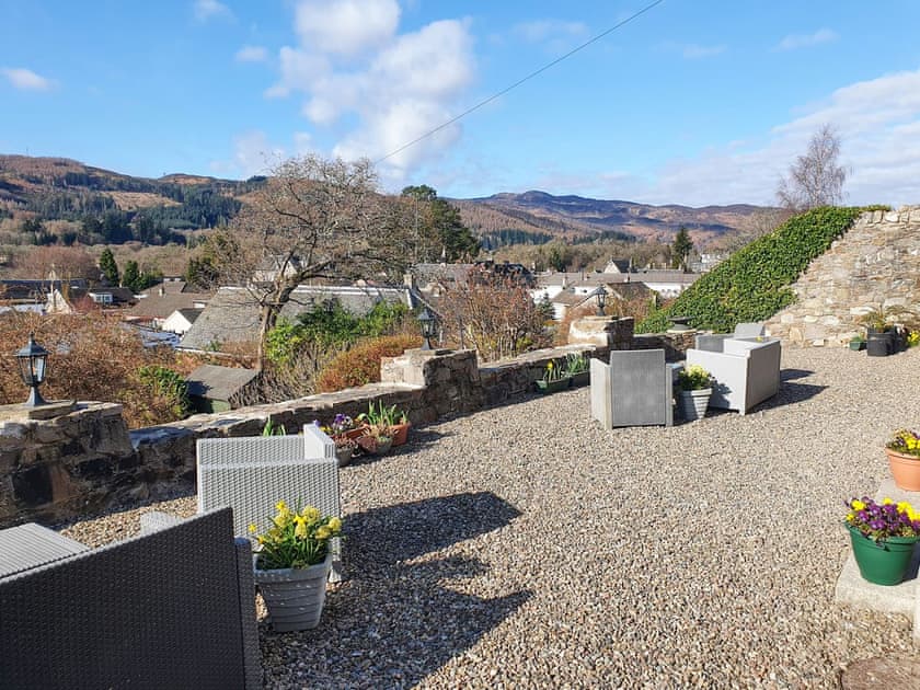 Outdoor area | Elmwood West - Pitlochry Self Catering, Pitlochry