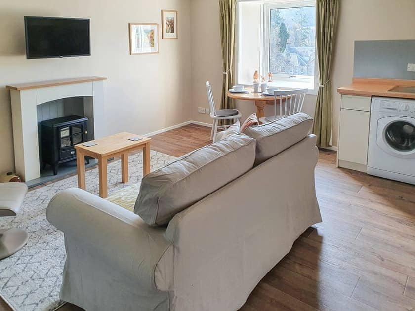 Open plan living space | Elmwood East - Pitlochry Self Catering, Pitlochry