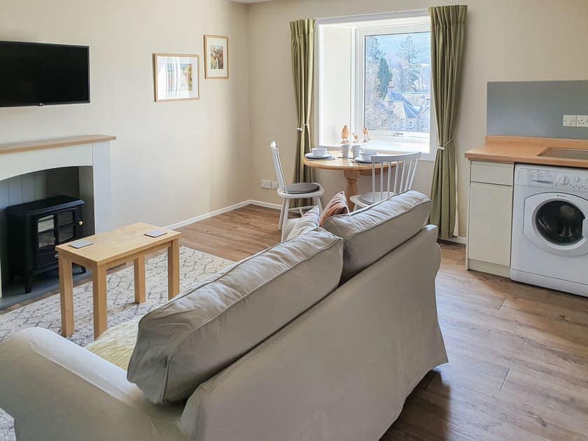 Open plan living space | Elmwood East - Pitlochry Self Catering, Pitlochry